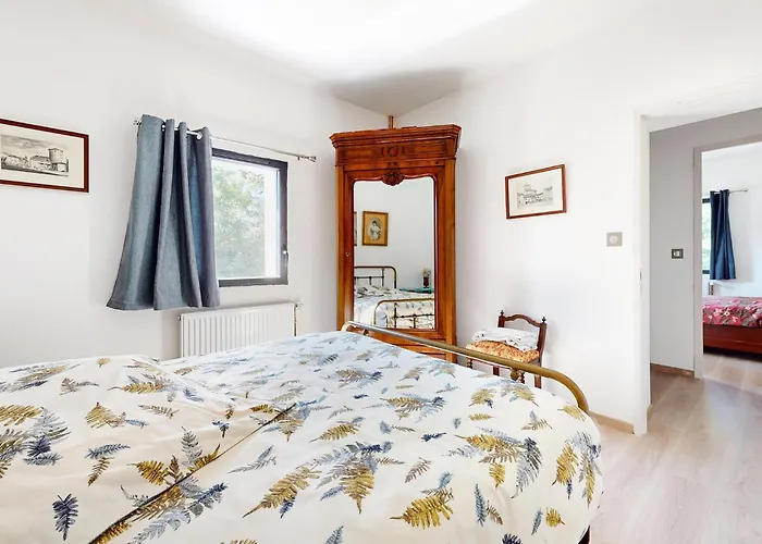 Holiday home Beautiful In Lastic Bourg-Lastic